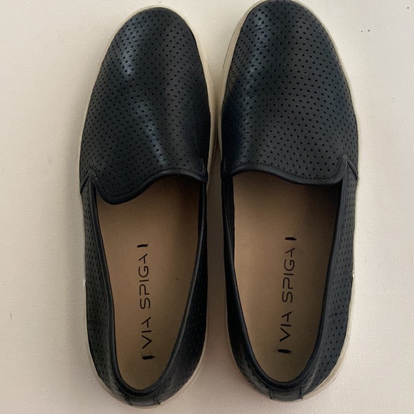 Via Spiga Woman’s Size 6 Tennis Shoe - Picture 3 of 6